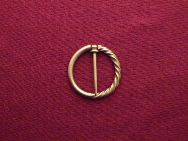 Half Twisted Annular Brooch