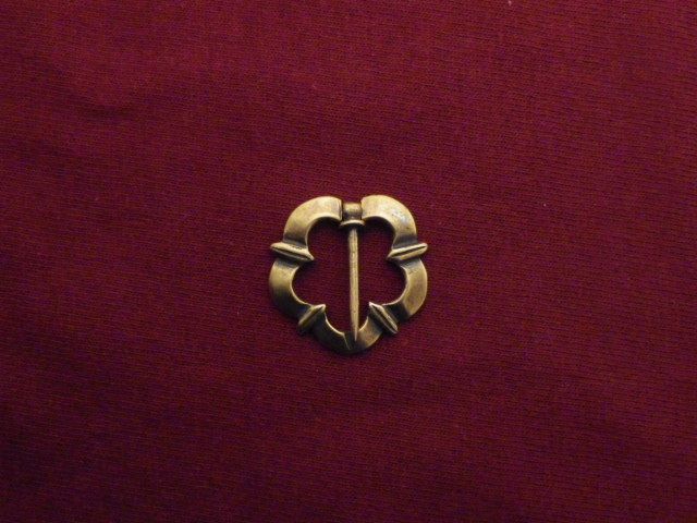 Cinquefoil Dart Annular Brooch